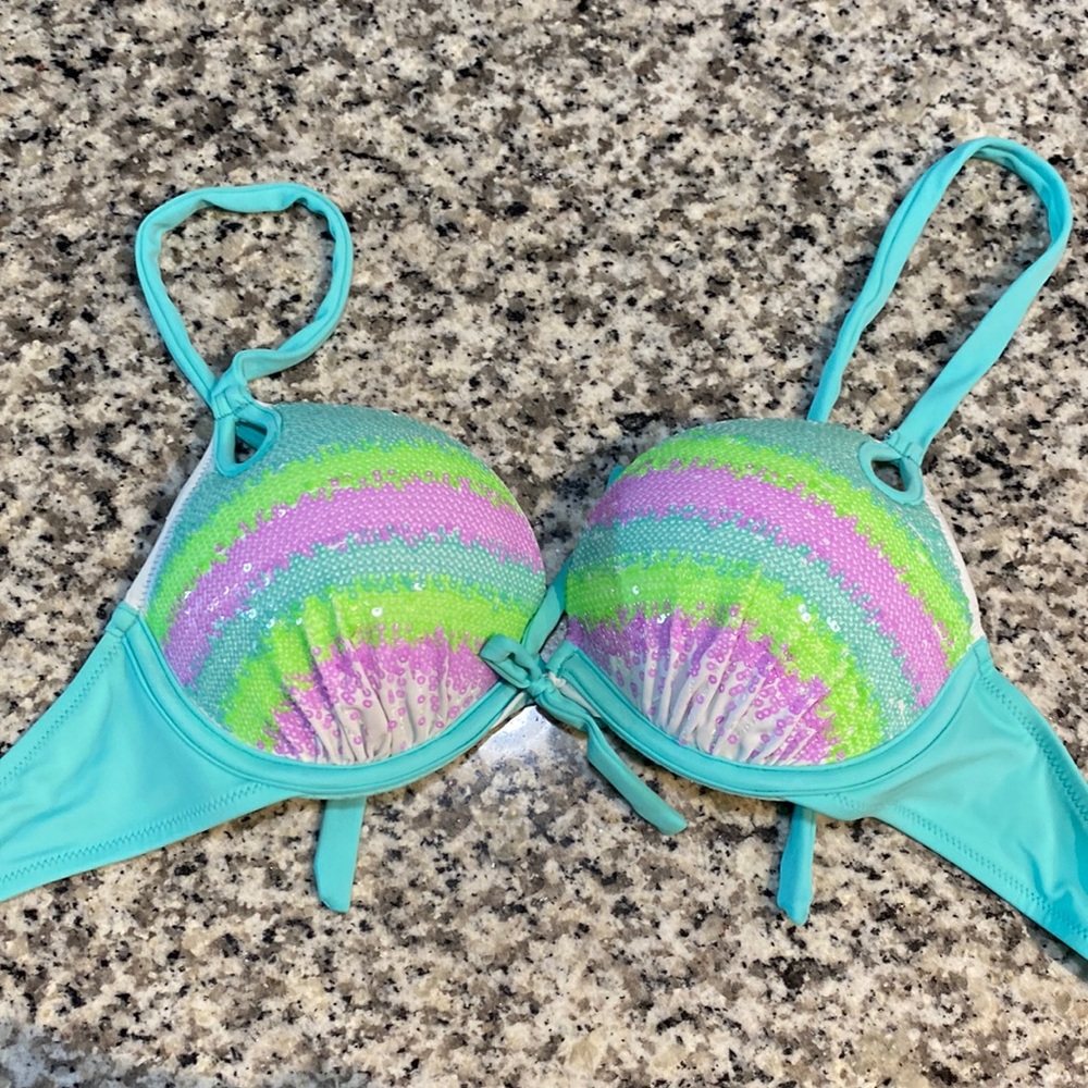 Victoria secret bombshell push-up swimsuit top size 32B.